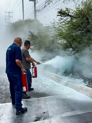 Curso de combate contra incendios con certificación oficial DC-3